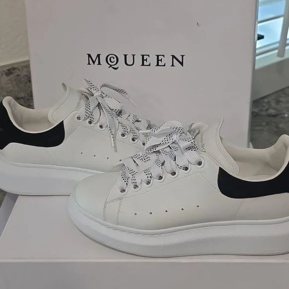 Alexander McQueen Oversized White Sneakers - Picture 7 of 10